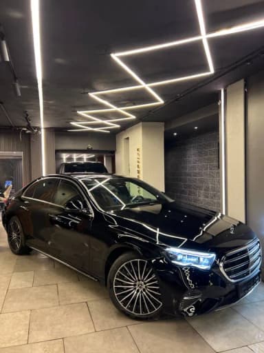 Mercedes-Benz E200 2026 Exclusive Black Automatic — New - 3