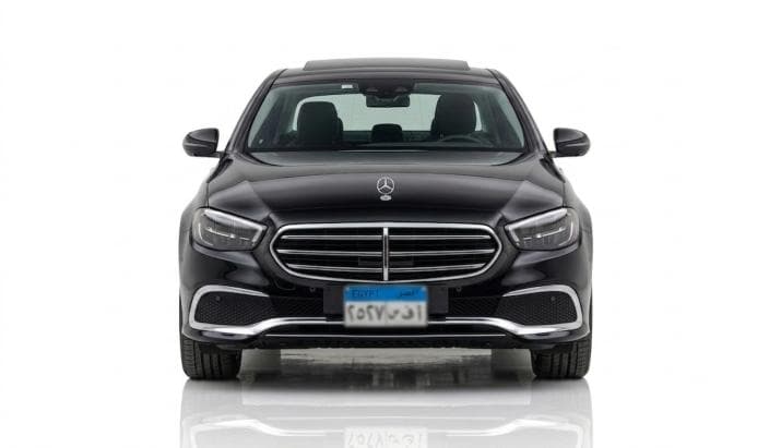 Mercedes-Benz E200 2022 Avantgrade Black Automatic — Used - 1