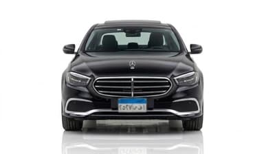 Mercedes-Benz E200 2022 Avantgrade Black Automatic — Used - 1