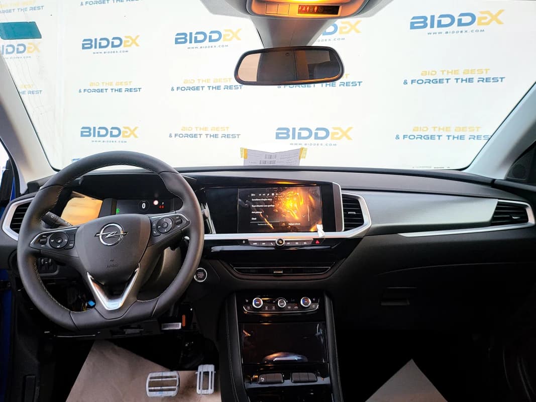 Opel Grand land 2024 توب لاين أزرق أوتوماتيك — جديدة