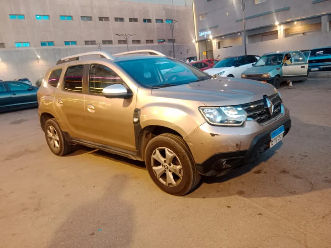 Renault Duster 2019 H2 Champagne Automatic — Used