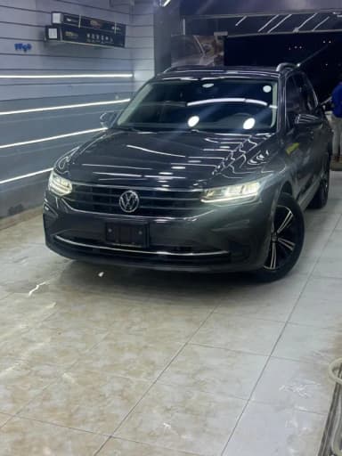 Volkswagen Tiguan 2024 Highline Gray Automatic — Used - 2
