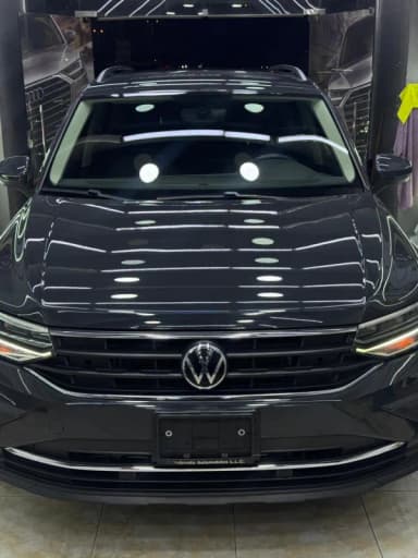 Volkswagen Tiguan 2024 Highline Gray Automatic — Used - 3