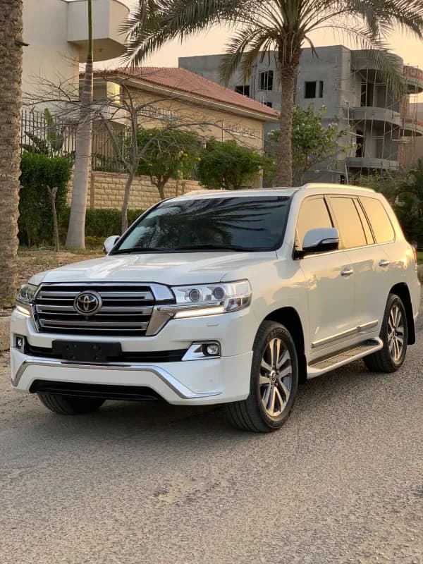Toyota Land cruiser 2017 VXr White Automatic — Used