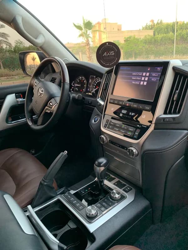 Toyota Land cruiser 2017 VXr White Automatic — Used