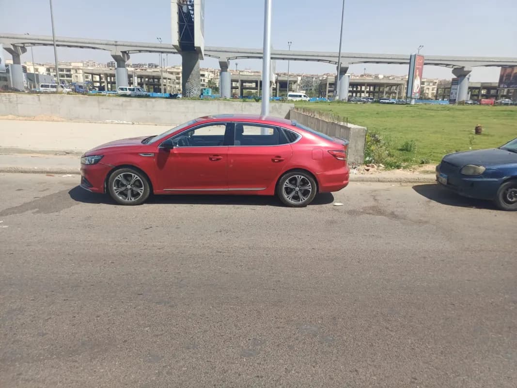 ام جي 6 2022 كومفرت أحمر غامق أوتوماتيك — مستعملة