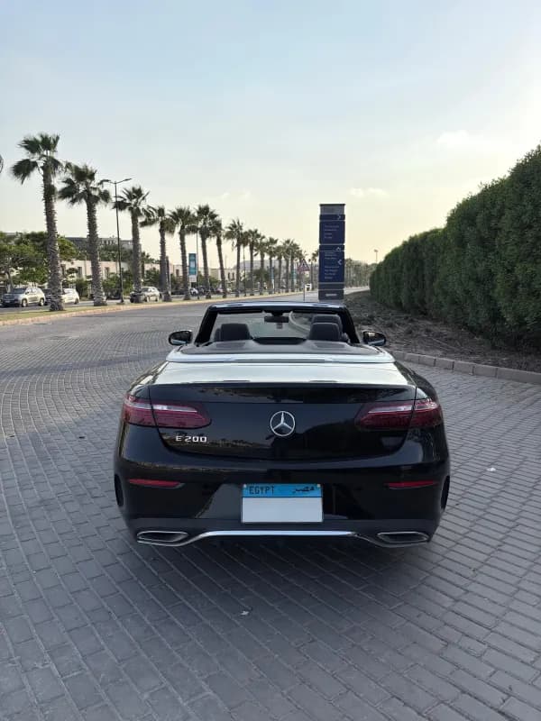  مرسيدس بنز  اي 200 كوبيه كابورليه 2022 فولي لوديد أسود أوتوماتيك — مستعملة