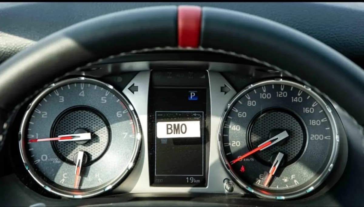 Toyota Hilux 2026 Highline Black Automatic — New