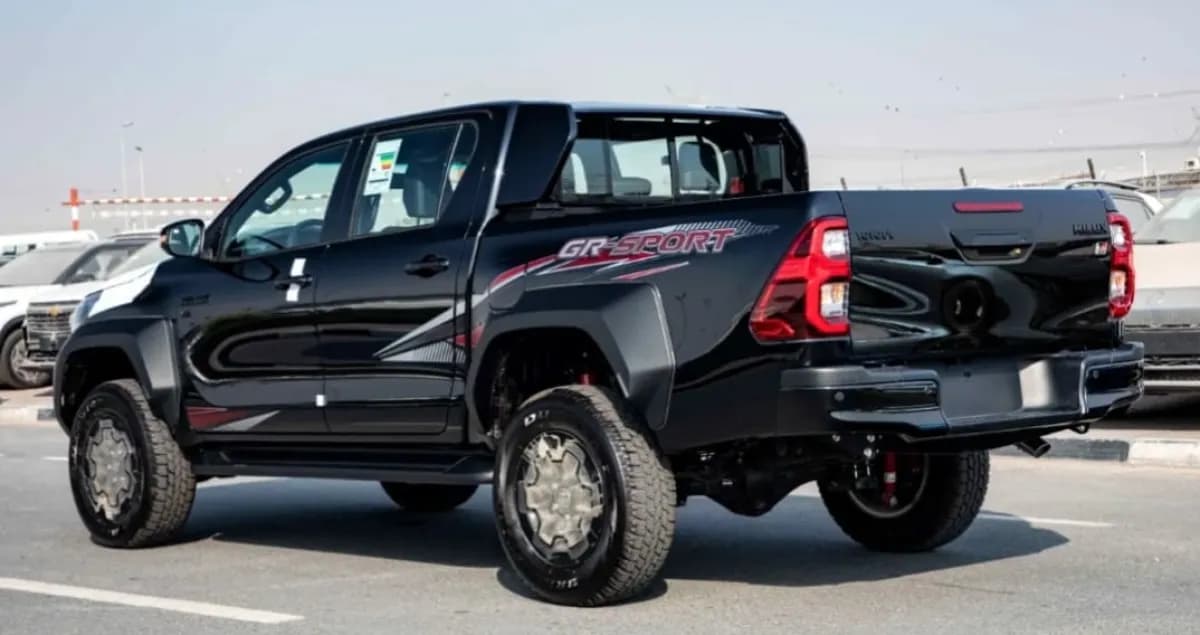 Toyota Hilux 2026 Highline Black Automatic — New