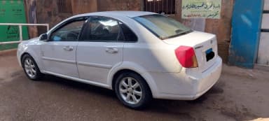 شيفروليه أوبترا 2011 ال تي أبيض أوتوماتيك — مستعملة - 2