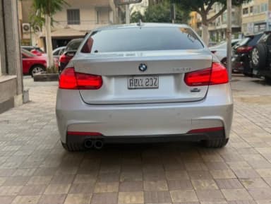 بي ام دبليو 320i 2019 ام سبورت فضي أوتوماتيك — مستعملة - 2