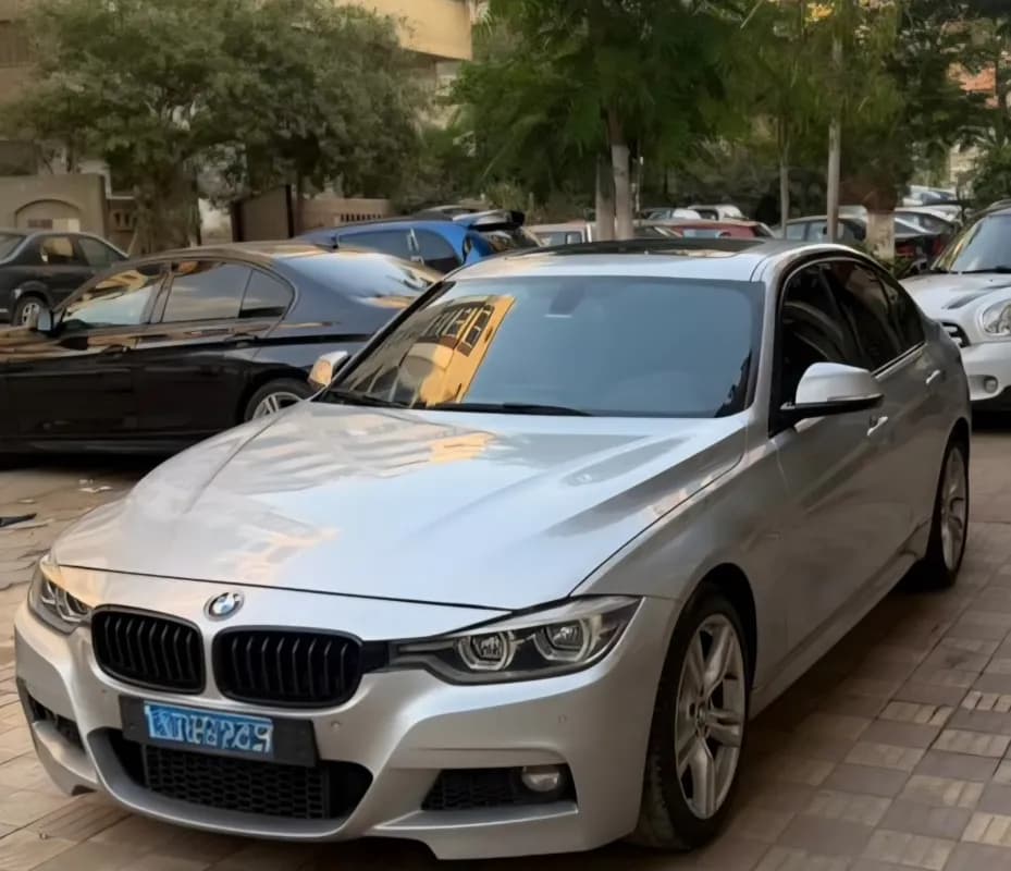 بي ام دبليو 320i 2019 ام سبورت فضي أوتوماتيك — مستعملة