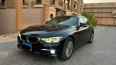 بي ام دبليو 320i 2016 لاكشري أسود أوتوماتيك — مستعملة - 3