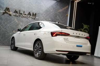  سكودا  اوكتافيا A8 2026 سويت أبيض أوتوماتيك — جديدة - 2