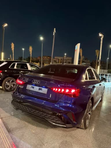 أودي أي ثري 2026 اس لاين أزرق غامق أوتوماتيك — جديدة - 2