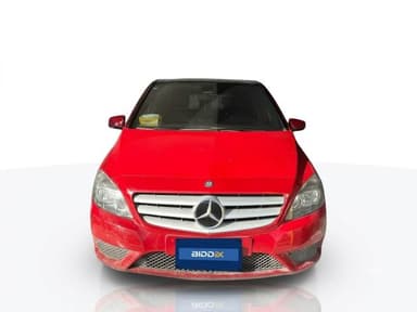  مرسيدس بنز  B 200 2013 بروجرسف ديزاينو أحمر أوتوماتيك — مستعملة - 1