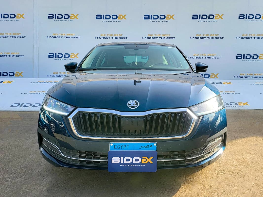 Skoda Octavia A8 2023 امبيشن أزرق أوتوماتيك — مستعملة