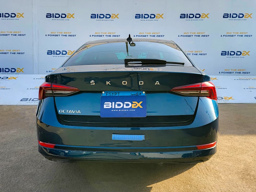 Skoda Octavia A8 2023 امبيشن أزرق أوتوماتيك — مستعملة