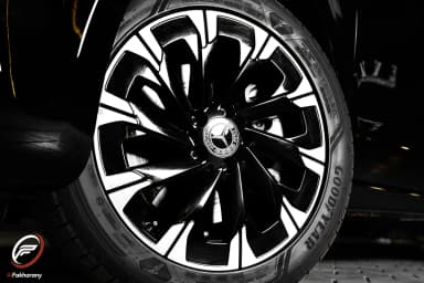 Mercedes-Benz V 300 2026 Avantgarde Black Automatic — New - 2