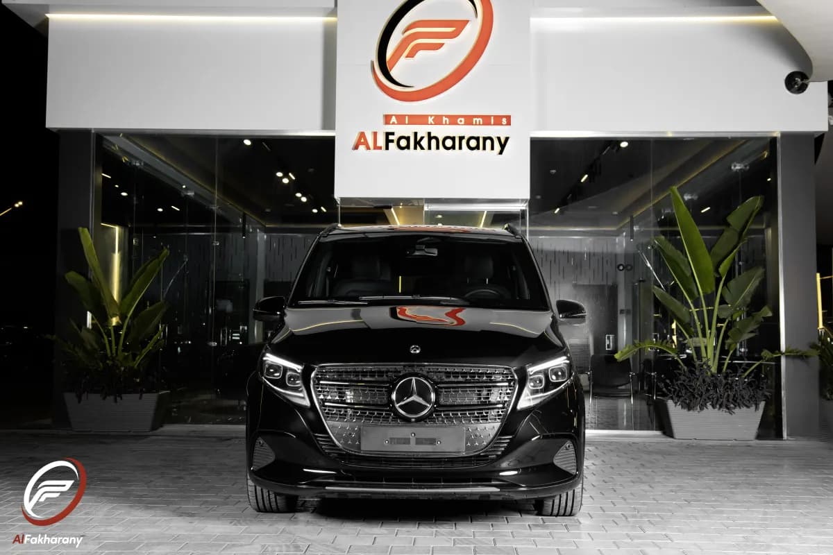 Mercedes-Benz V 300 2026 Avantgarde Black Automatic — New