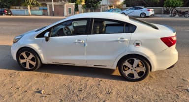 Kia Rio 2013 Highline White Automatic — Used - 3
