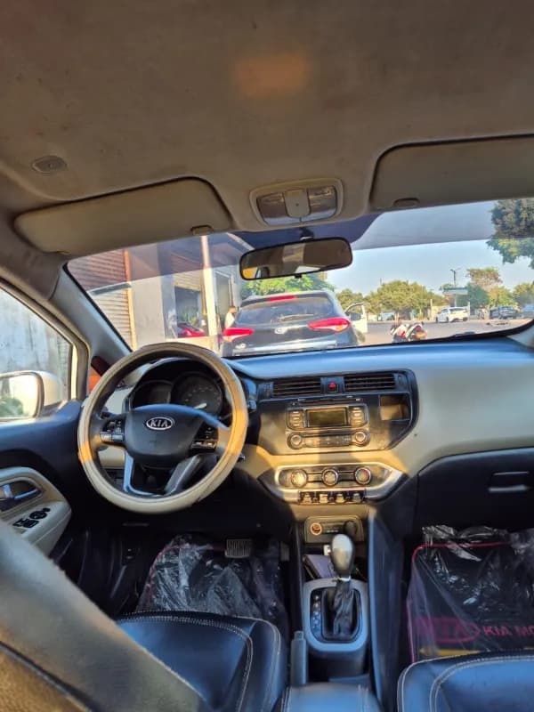 Kia Rio 2013 Highline White Automatic — Used