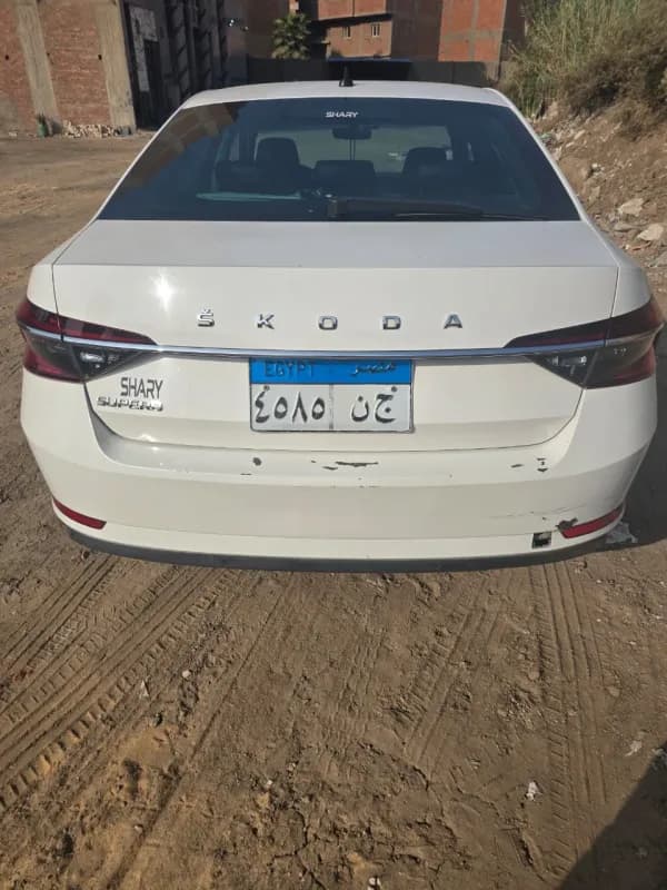  سكودا  سوبرب 2021 امبيشن أبيض أوتوماتيك — مستعملة