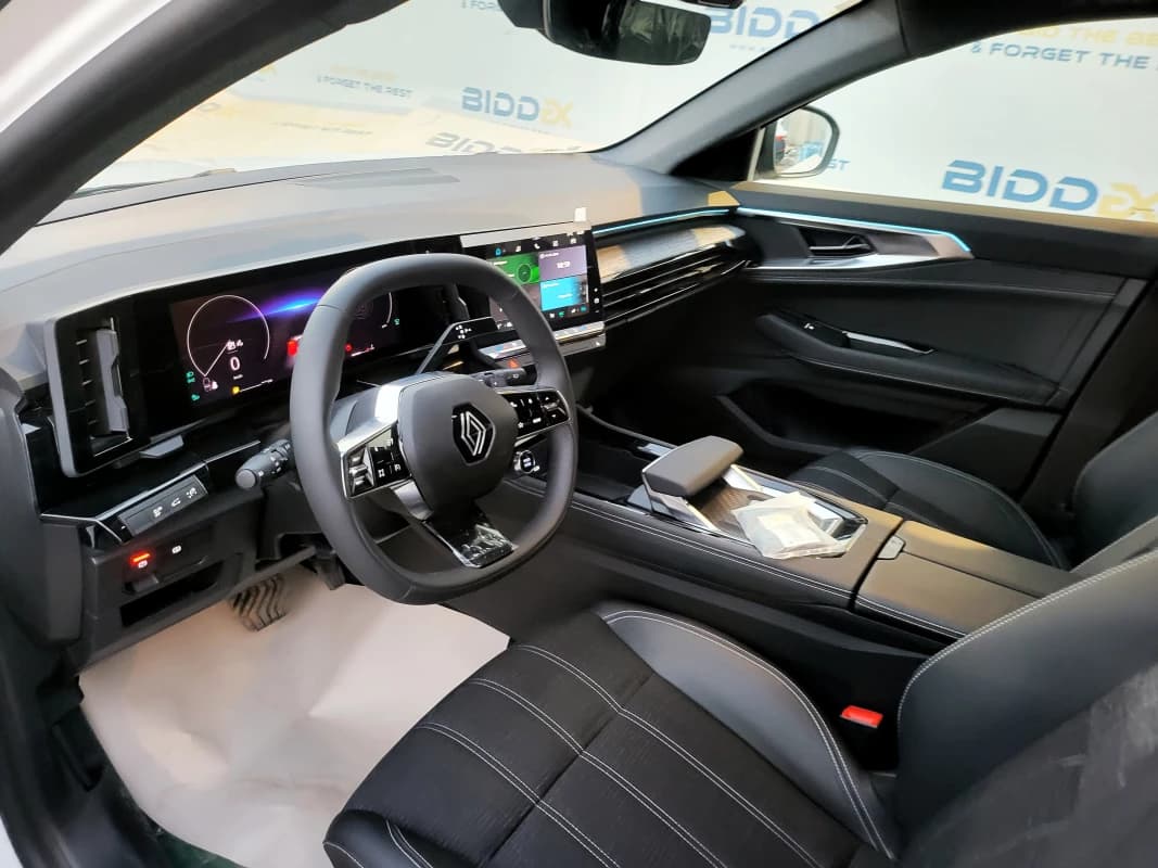 Renault Austral 2024 ايكونيك أبيض أوتوماتيك — جديدة