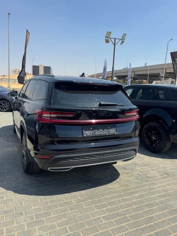  سكودا  كودياك 2025 سبورت لاين ( استيراد ) أسود أوتوماتيك — مستعملة