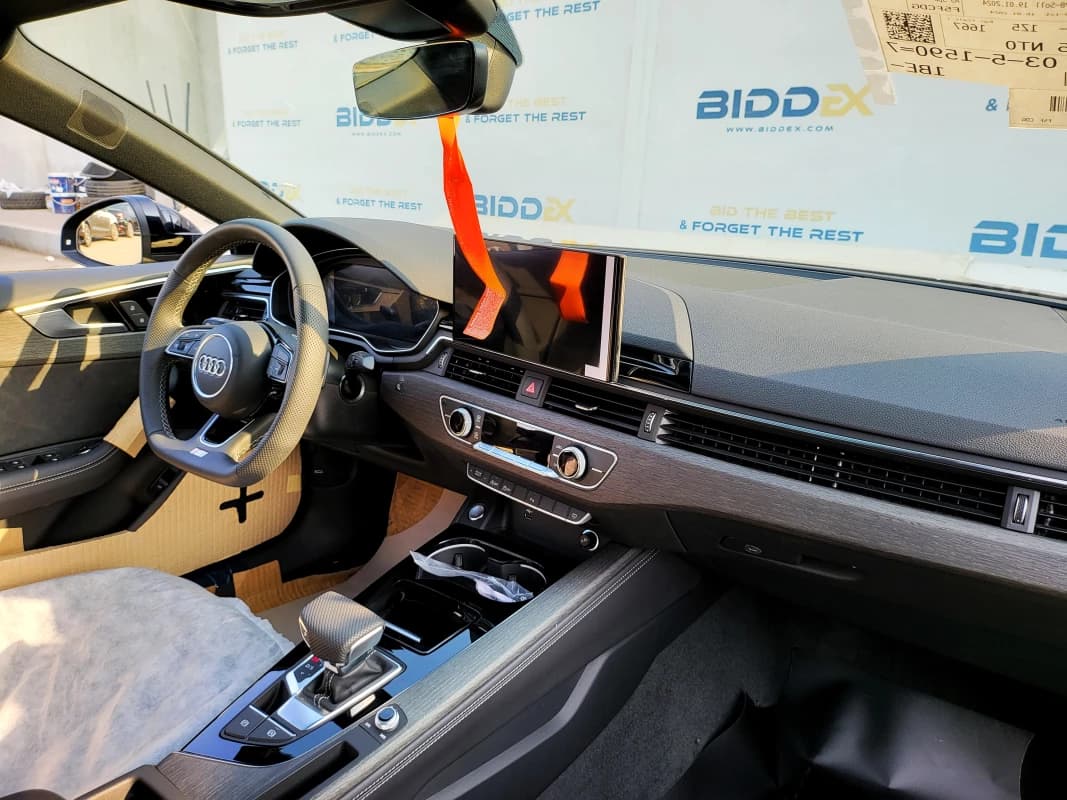 Audi A5 2024 اس لاين رمادي أوتوماتيك — جديدة