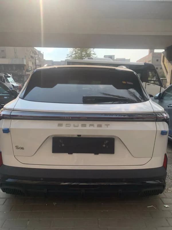 سويست S06 2027 بريميم أبيض أوتوماتيك — جديدة
