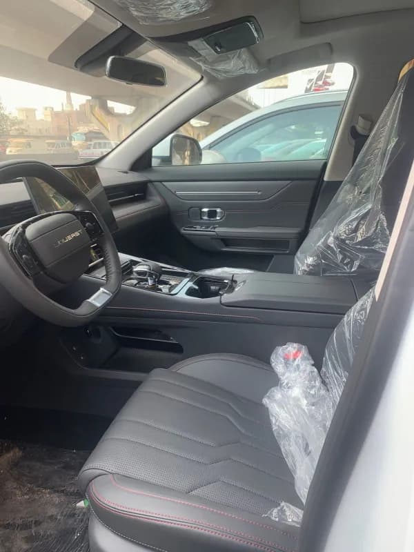 سويست S06 2027 بريميم أبيض أوتوماتيك — جديدة