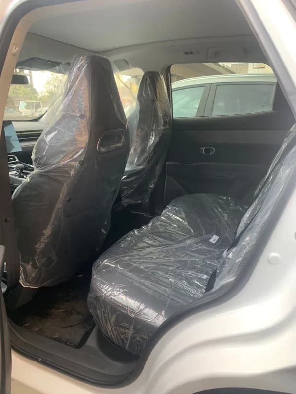 سويست S06 2027 بريميم أبيض أوتوماتيك — جديدة