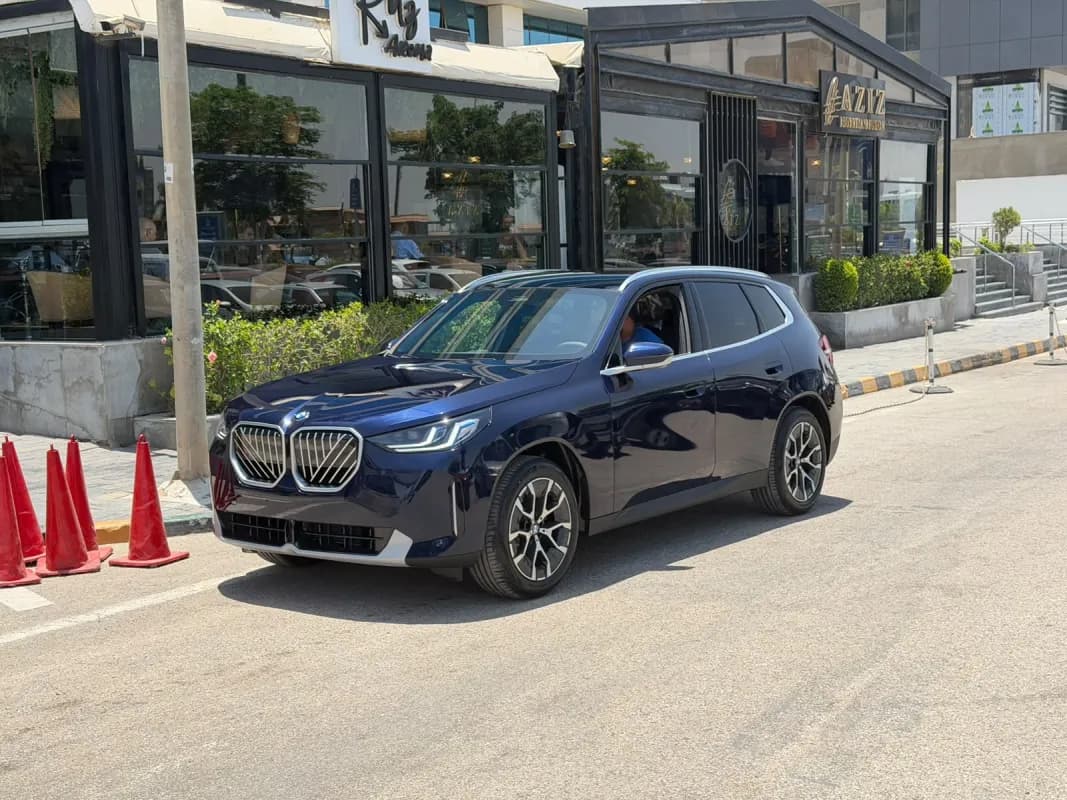 بي ام دبليو X3 2026 اكس درايف أزرق غامق أوتوماتيك — جديدة