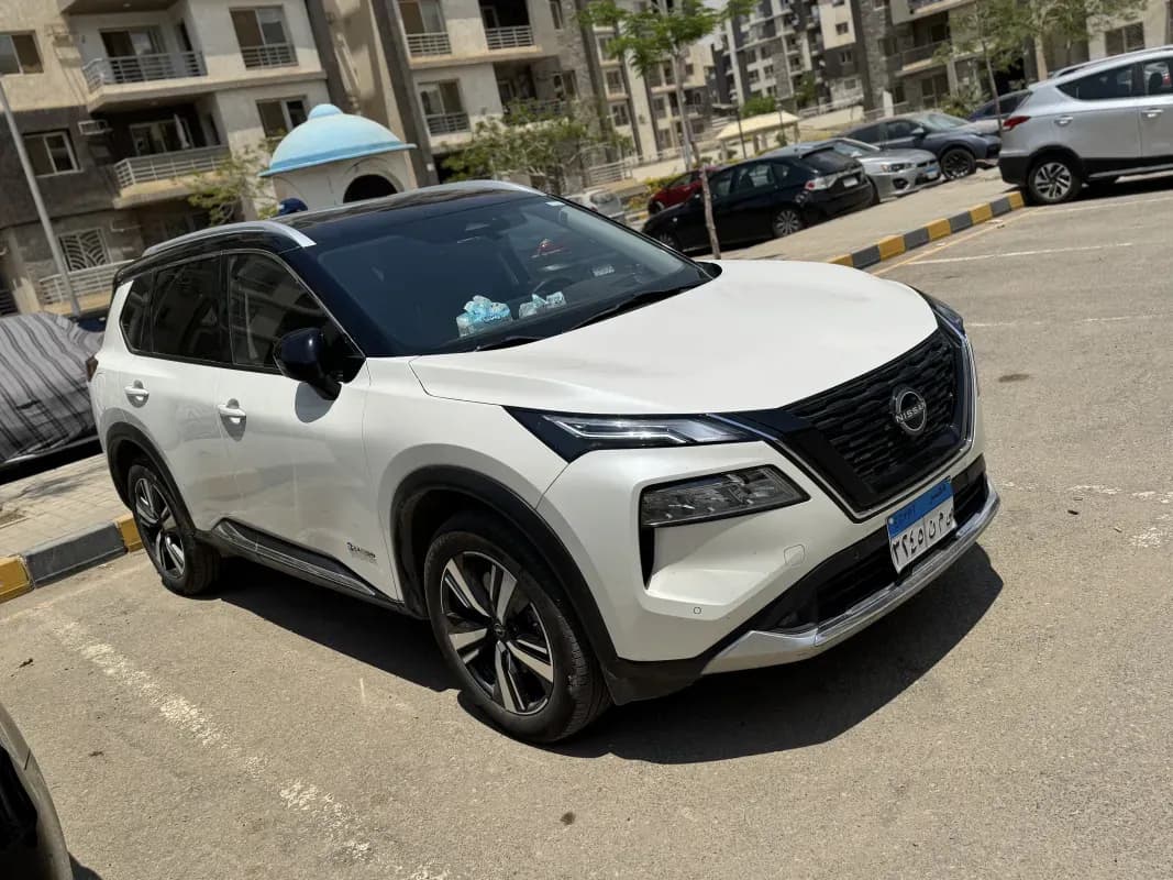نيسان اكس ترل 2024 فورس اي بور أبيض أوتوماتيك — مستعملة