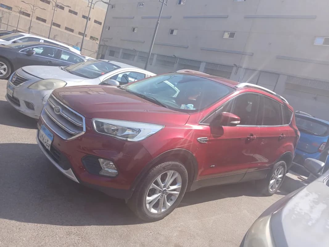 فورد كوجا 2019 ترند أحمر أوتوماتيك — مستعملة