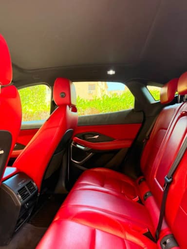 جاكوار اي باس 2020 R-Dynamic S أبيض أوتوماتيك — مستعملة - 3