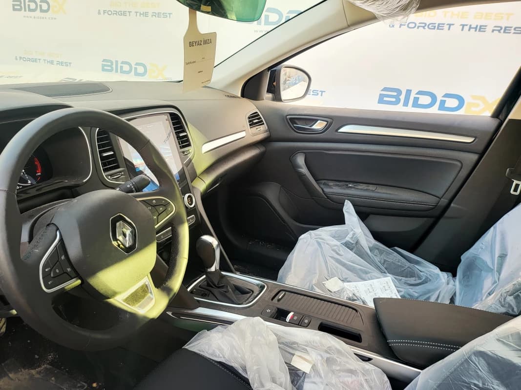 Renault Megane 2023 تيربو سيجنتشر أسود أوتوماتيك — جديدة