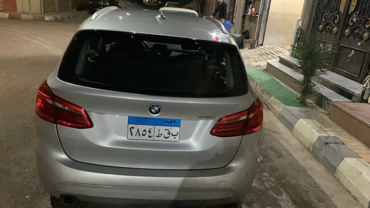 بي ام دبليو 218i 2015 سبورت لاين فضي أوتوماتيك — مستعملة