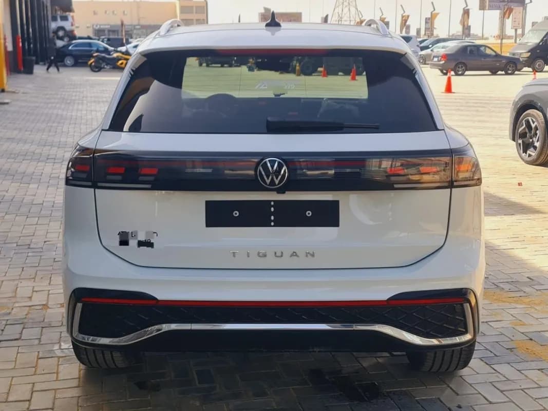 فولكس فاجن تيجوان 2027 ار لاين أبيض أوتوماتيك — جديدة