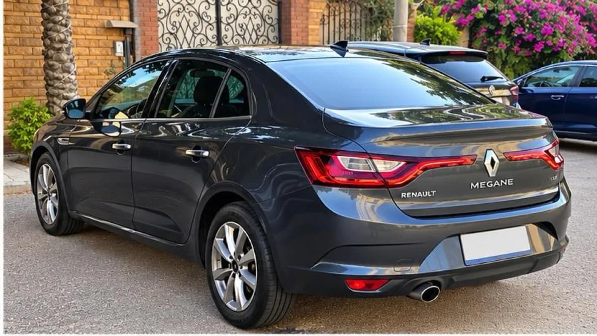 رينو ميجان 2019 توب لاين  رمادي ناردو أوتوماتيك — مستعملة