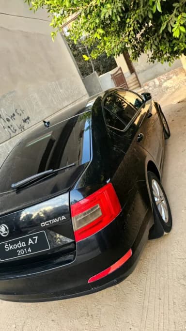 سكودا  اوكتفيا A7 2014 لوفت أسود أوتوماتيك — مستعملة - 2