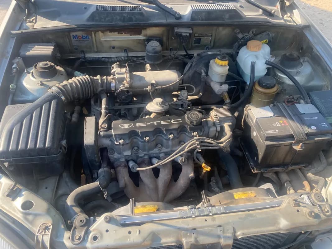 Chevrolet Lanos 2011 Highline Silver Manual — Used