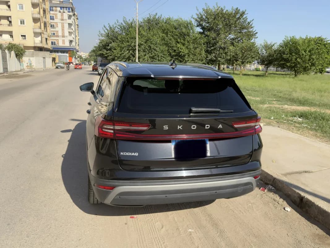  سكودا  كودياك 2025 سويت أسود أوتوماتيك — مستعملة