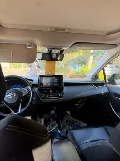 Toyota Corolla 2021  Elegance Silver Automatic — Used - 4