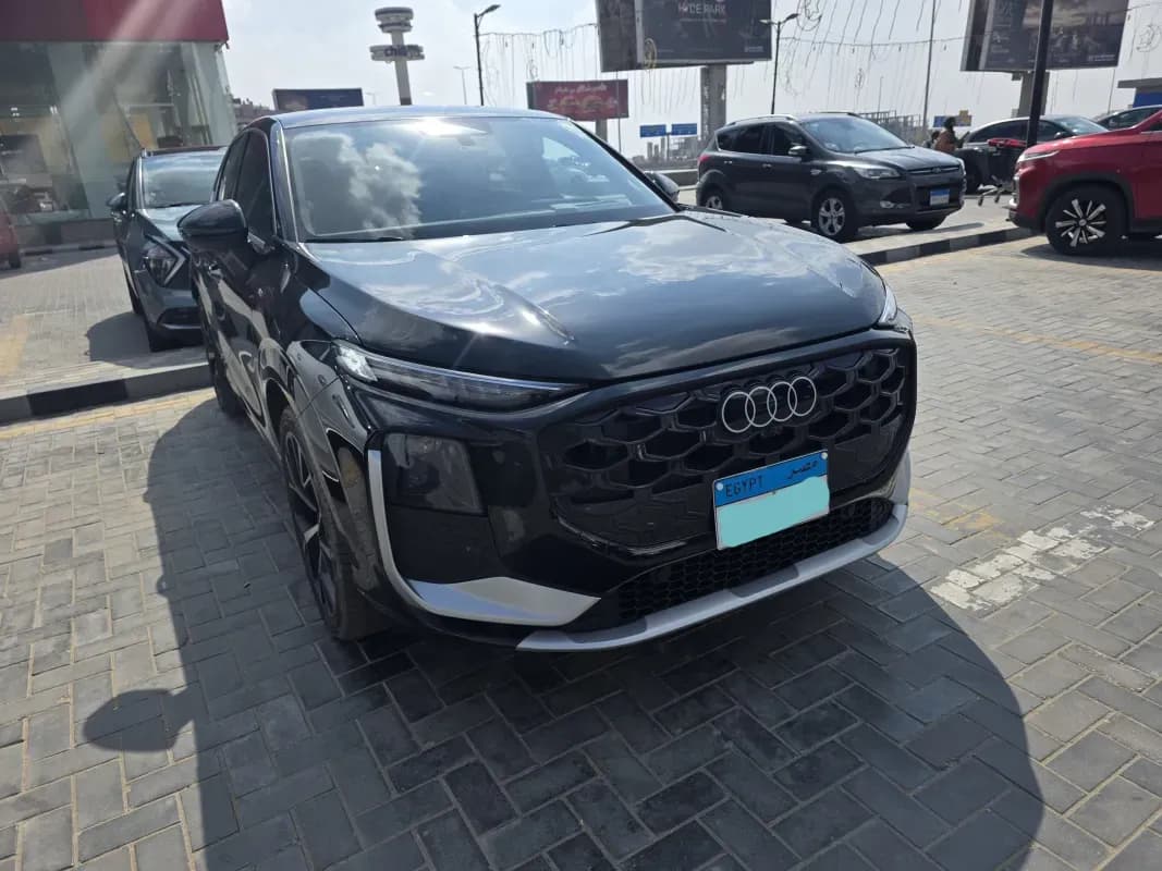 أودي كيو 3 2026 سبورت باك اس لاين أسود أوتوماتيك — مستعملة