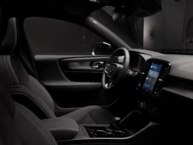 Volvo XC 40 2026  Black Automatic — New - 3