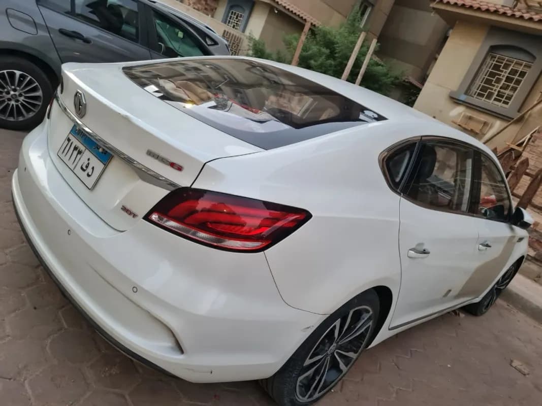 ام جي 6 2022 تروفي  أبيض أوتوماتيك — مستعملة