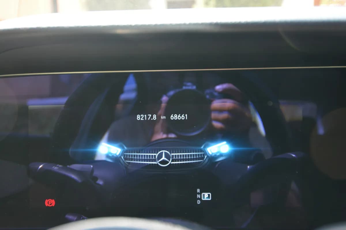  مرسيدس بنز  E200 2022 بريميوم بلس رمادي أوتوماتيك — مستعملة
