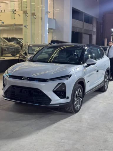 Chevrolet Captiva 2026 Ev  White Automatic — New - 4